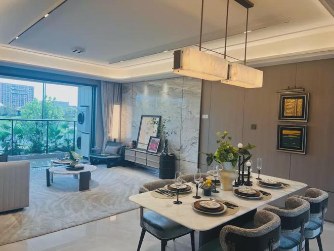 星空体育网站：上海普陀越秀·苏河·和樾府售楼处网页丨2024最新房价详情(图13)