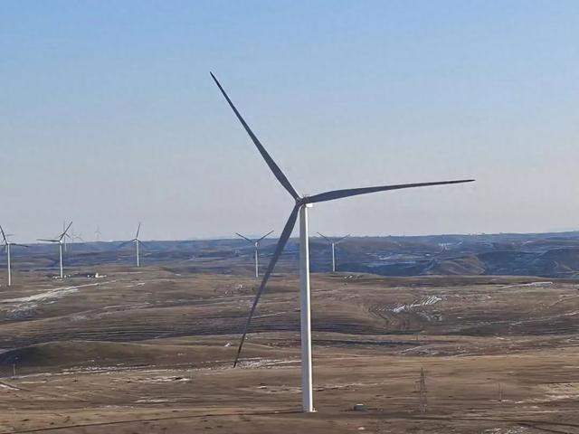 星空体育平台：金风机组担当内蒙古“捕风能手”(图1)