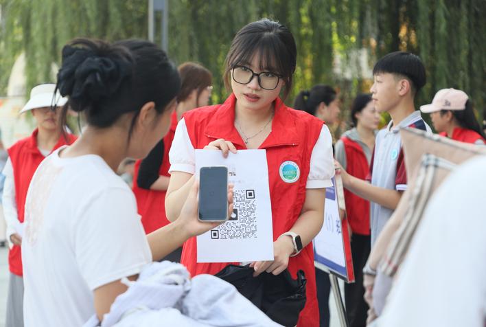 星空体育网址：我市各中小学迎来开学第一天(图5)